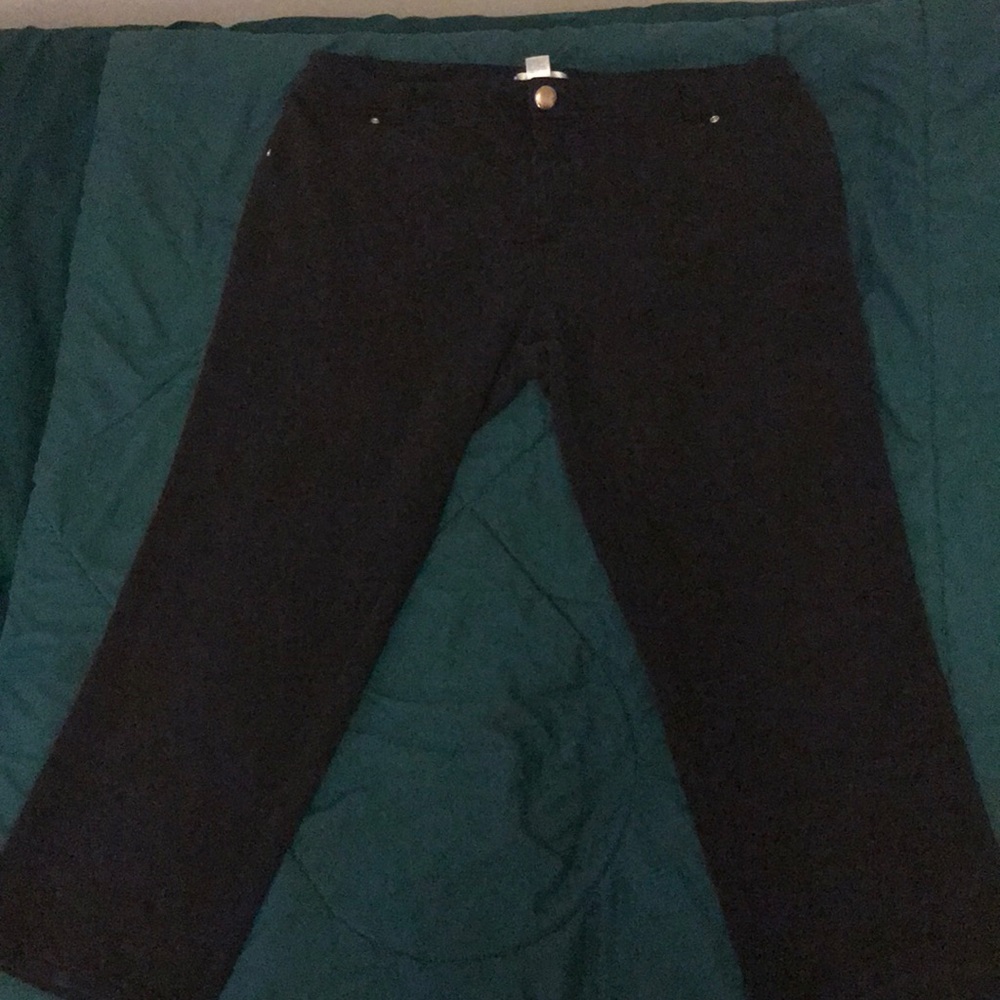 Black Capris